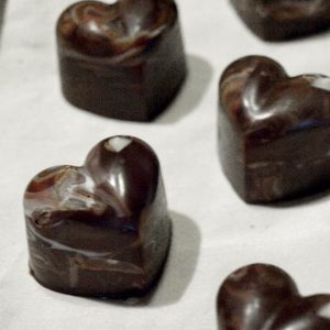 Easy Homemade Chocolate Recipe - How to incl. various flavors [healthier]. Make different homemade chocolate shapes with different flavor combinations and decorations. To gift for celebrations as a gift as for example for valentines days, christmas, baptism, birthday etc. www.MasalaHerb.com #DIY #chocolate #homemade #masalaherb