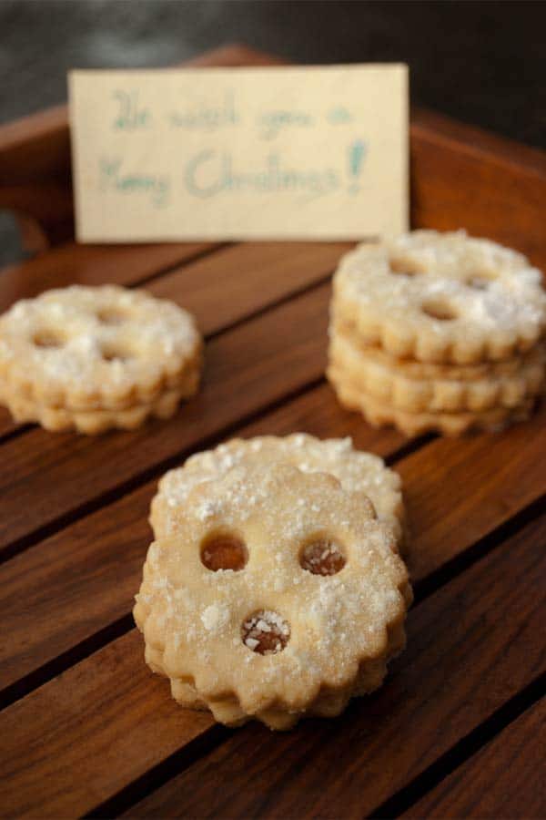 The Austrian Linzer Augen cookies - pate sablée sweet short crust pastry #stepbystep #recipe masalaherb.com