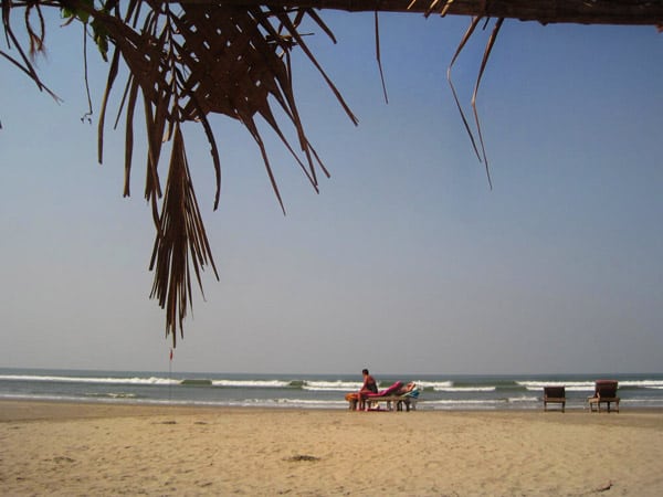 North Goa Beaches List & Guide - Which are the best beaches in Goa for you? Find out about the top beaches to visit. including goa beach map, go abeach photos, family beaches, party beaches www.MasalaHerb.com