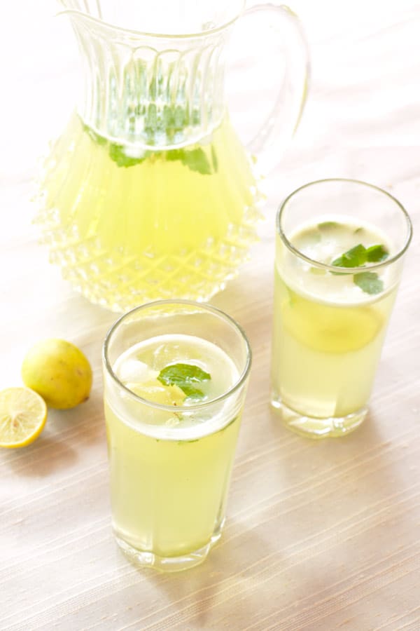 Limonana - Lemonade with Mint #stepbystep #recipe masalaherb.com