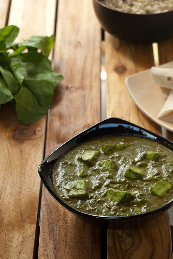 Spinach and Cottage Cheese gravy - Palak Paneer www.masalaherb.com #stepbystep #recipe