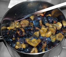cooking process of plum jam www.masalaherb.com