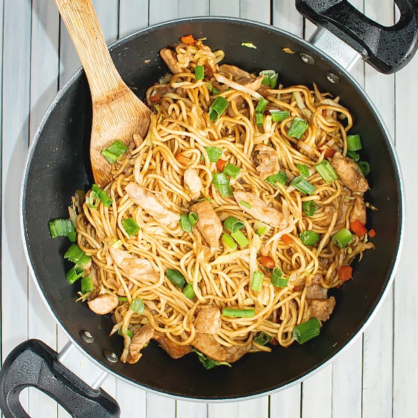 stir fried Chinese noodles