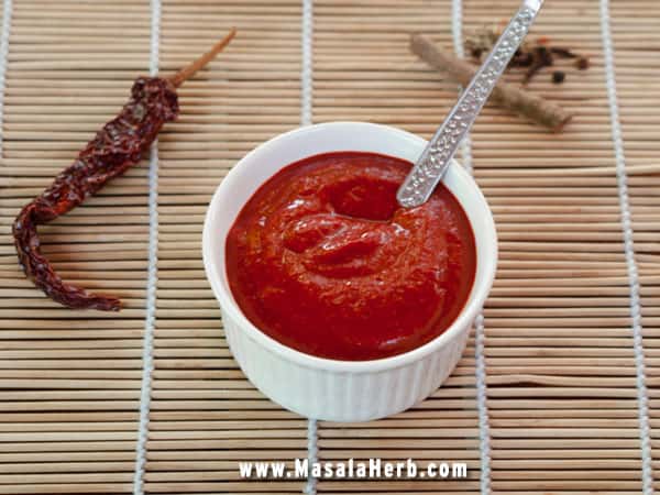 Goan recheado masala paste recipe is a keeper and must have if you love goan and Indian seafood. This paste is a DIY. Make it in less then 20 minute, store for months and use before frying fish or prawns. #Indian #Recipe www.masalaherb.com