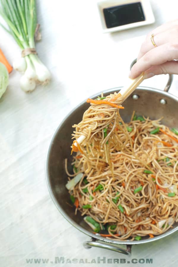 Easy Vegetable Chow Mein Recipe - How to make Chow Mein Noodles from scratch step by step instructions with tips on how to make chow mein noodles in less then 10 minutes. Makes a great weeknightdinner meal for the family! This is in the Indian chow mein version www.MasalaHerb.com