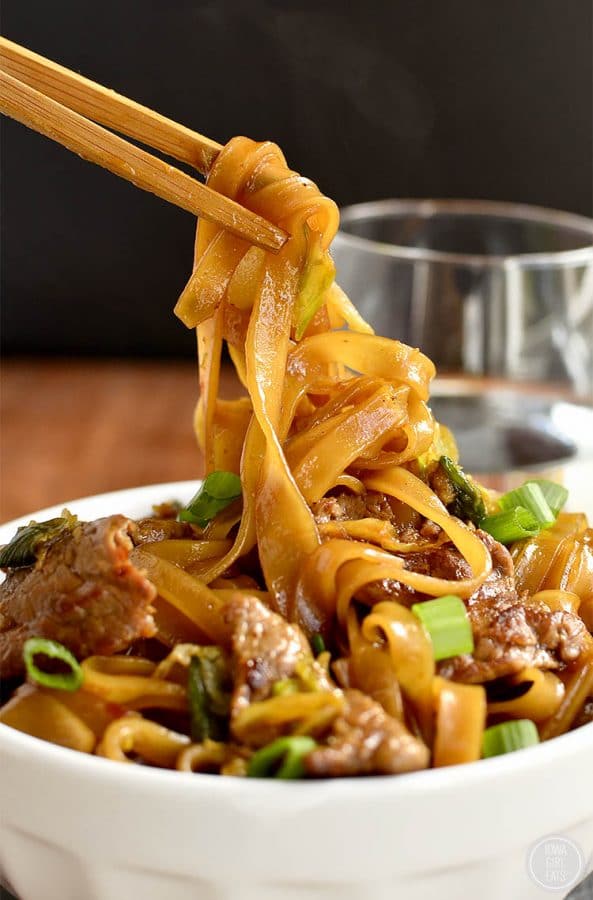 12 fantastic Stir-Fry Asian Noodle Dishes you need to try! Collection at MasalaHerb.com ---Mongolian Beef Noodle Bowls iowagirleats.com