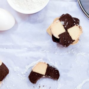 Easy Checkerboard Cookies - German Recipe step by step [+Video] made from scratch with the easy to understand instructions. Checkerboard cookies are also known as black and white cookies, Schwarz-weiß-gebäck in german. www.MasalaHerb.com #cookies #blackandwhite #checkered #masalaherb