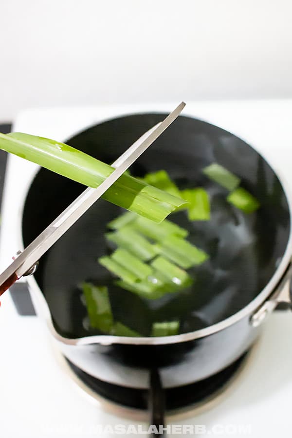 Fresh Lemongrass Tea