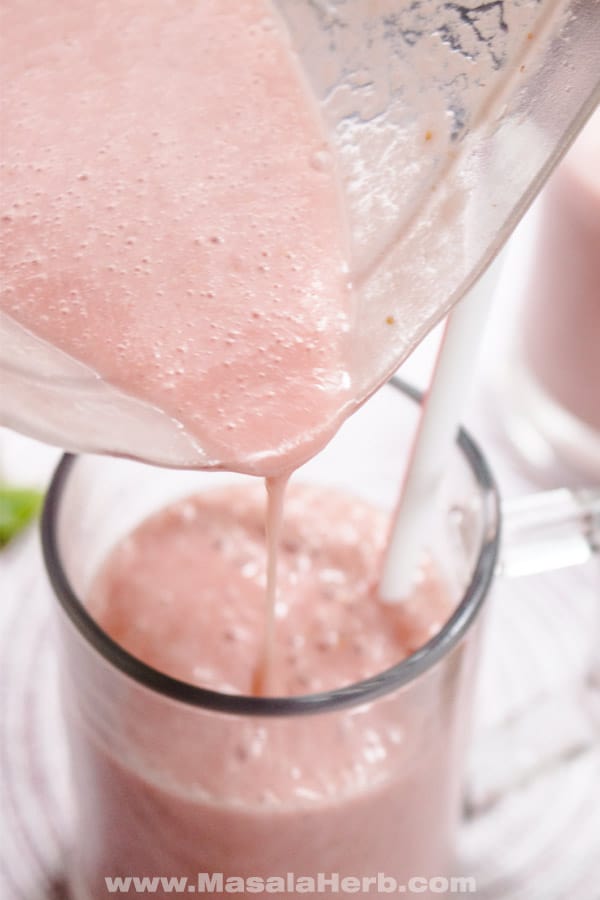 Healthy Strawberry Banana Smoothie - How to make a Strawberry Smoothie Recipe without Yogurt [Vegan]