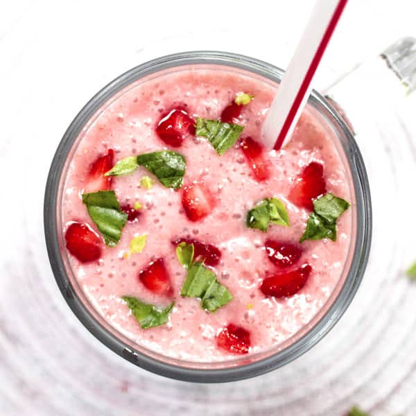 Healthy Strawberry Banana Smoothie - How to make a Strawberry Smoothie Recipe without Yogurt [Vegan] www.MasalaHerb.com