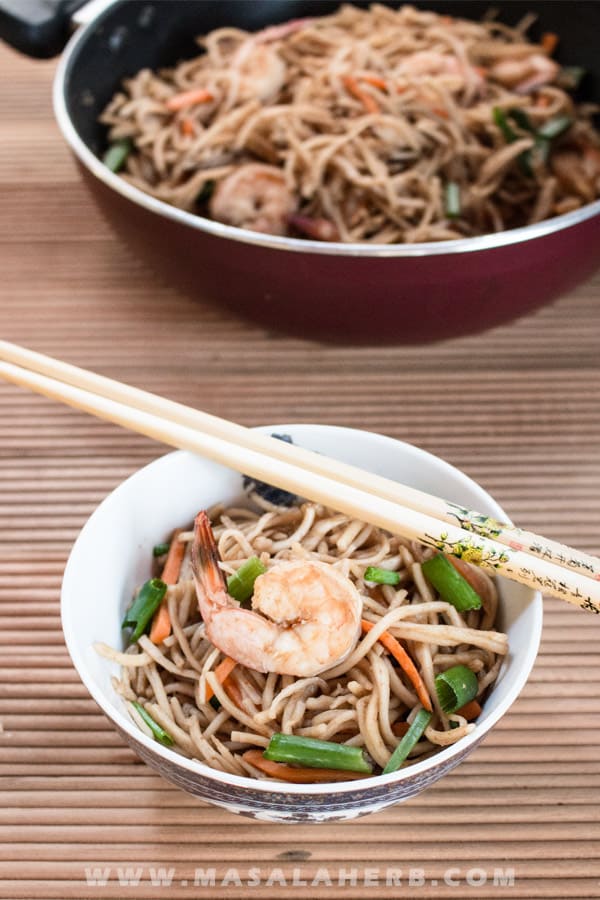 15 min Shrimp Chow Mein Recipe - Easy Chinese One-Pot Noodle How to [+Video] make prawn hakka noodles f rom scratch and best practice to prepare the popular chinese noodle take out easily at home www.MasalaHerb.com