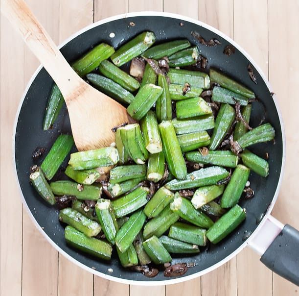 10 minute Pan Fried Okra Recipe [+Video]