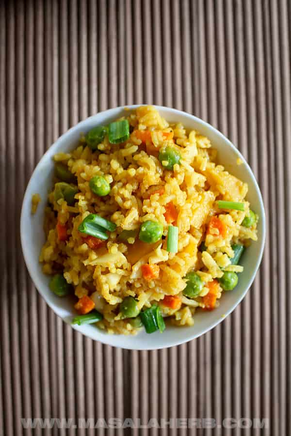 Thai Pineapple Fried Rice Recipe [Vegetarian]