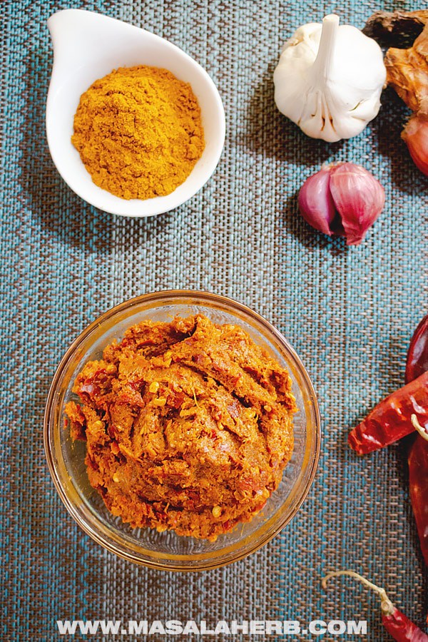 5-Minute Thai Yellow Curry Paste Recipe