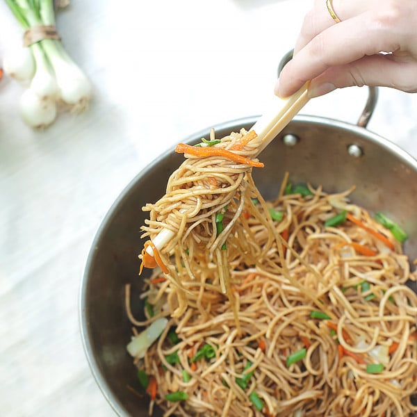 Easy Vegetable Chow Mein Recipe - Masala Herb