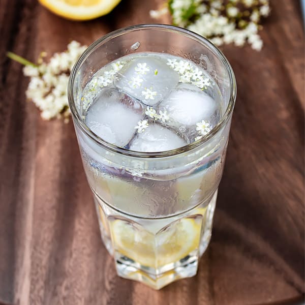 Lemon Gin Elderflower Cocktail - MasalaHerb.com