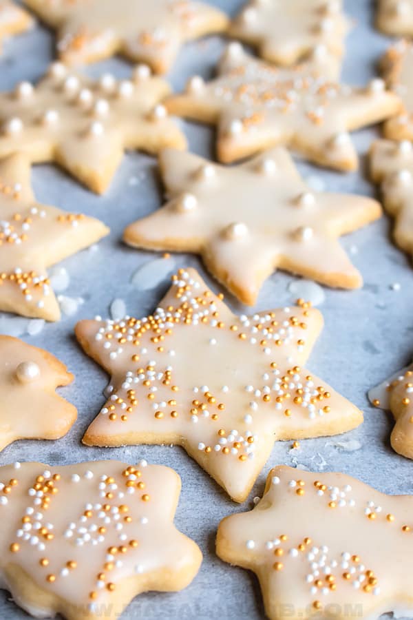 decorating sugar cookies