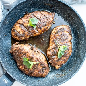 balsamic chicken in the pan
