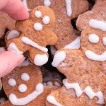 decorating gingerbread cookies easily