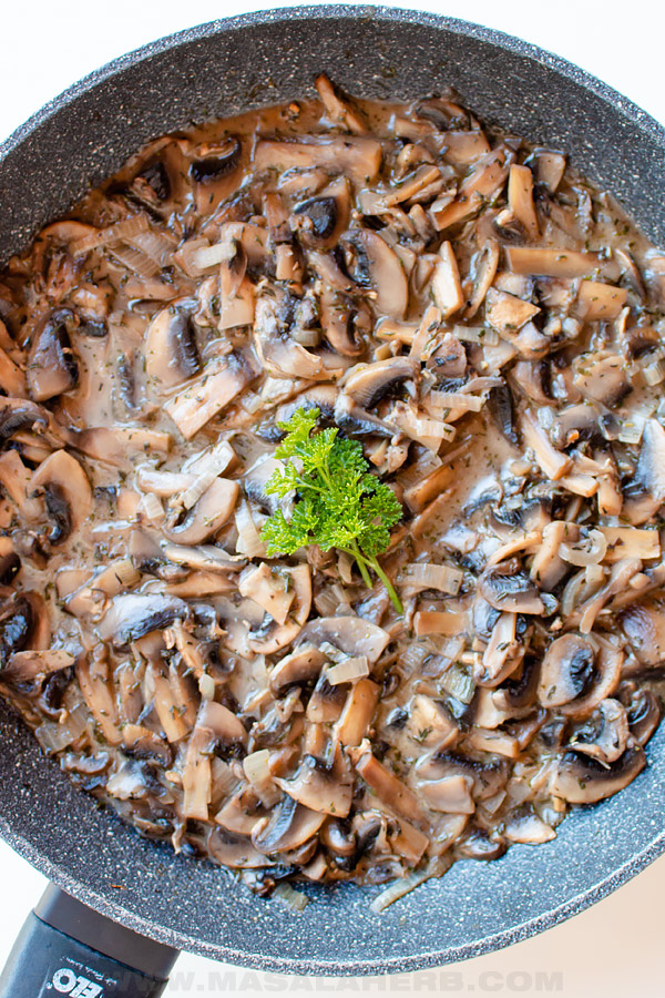 creamy mushrooms in a skillet