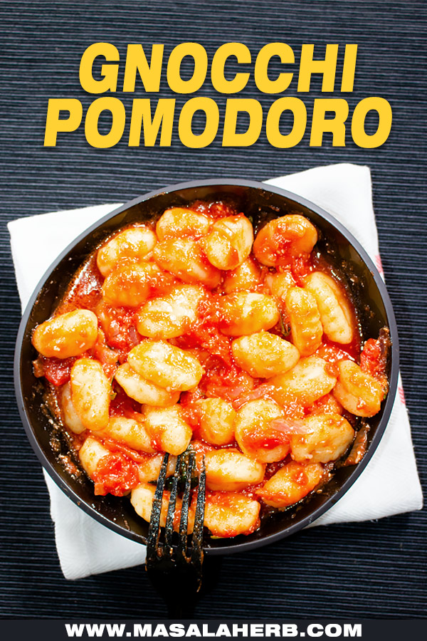 gnocchi pomodoro top down view