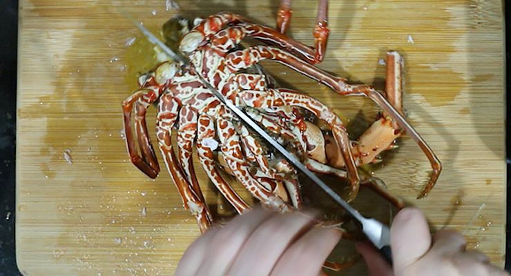 cut lobster heat in two