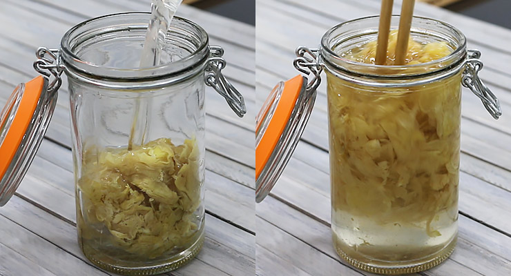 place ginger into jar and pour vinegar mix over that