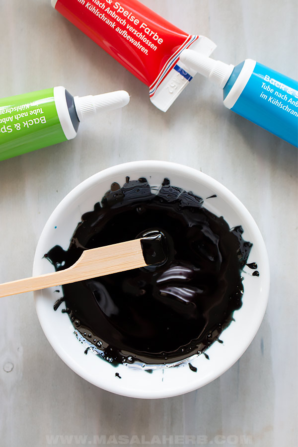 How to Make Black Food Coloring 