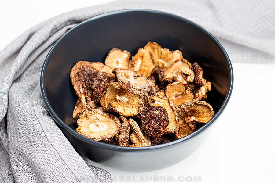 dried mushrooms in a bowl