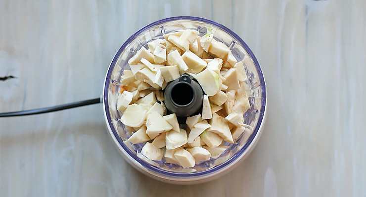 place horseradish with seasoning in a food processor