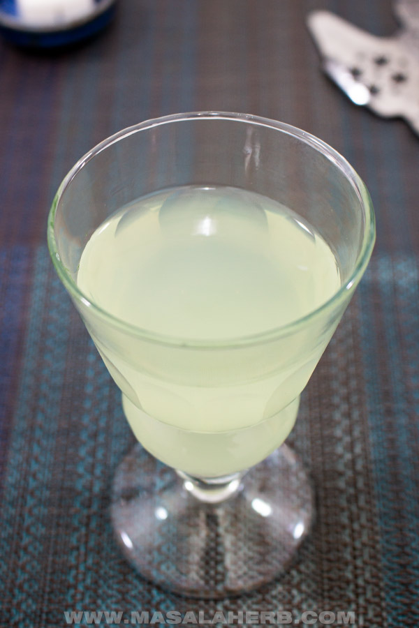 traditional way to prepare absinthe