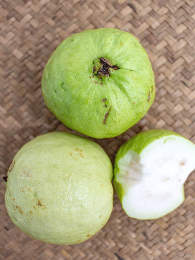what-does-guava-taste-like-story-masalaherb