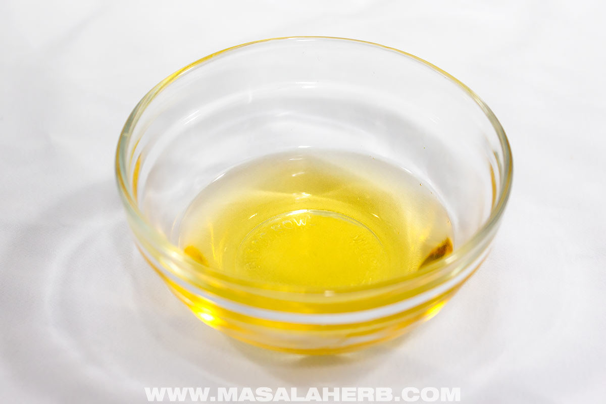Light sesame oil used for stir frying