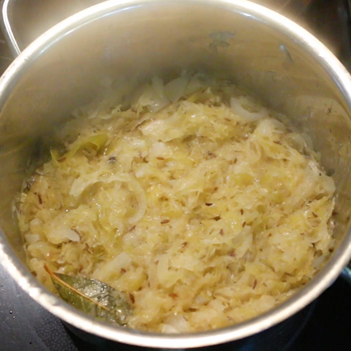 cooked sauerkraut seasoned