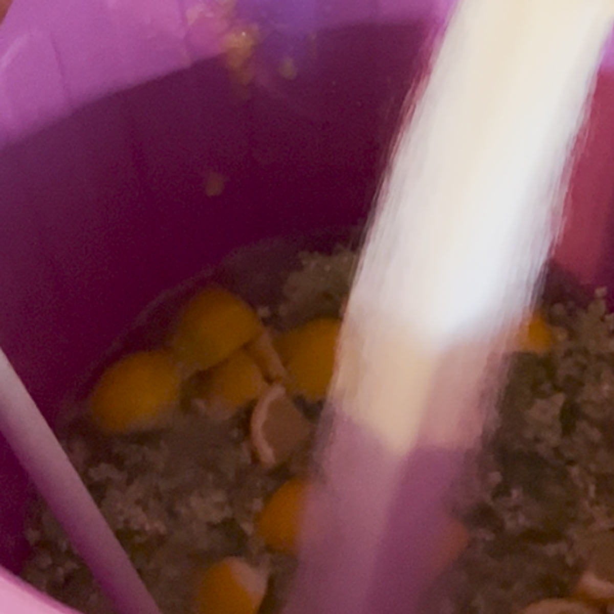 pour sugar into elderflower syrup