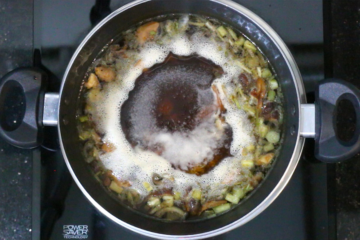 simmer onion mushroom clear soup