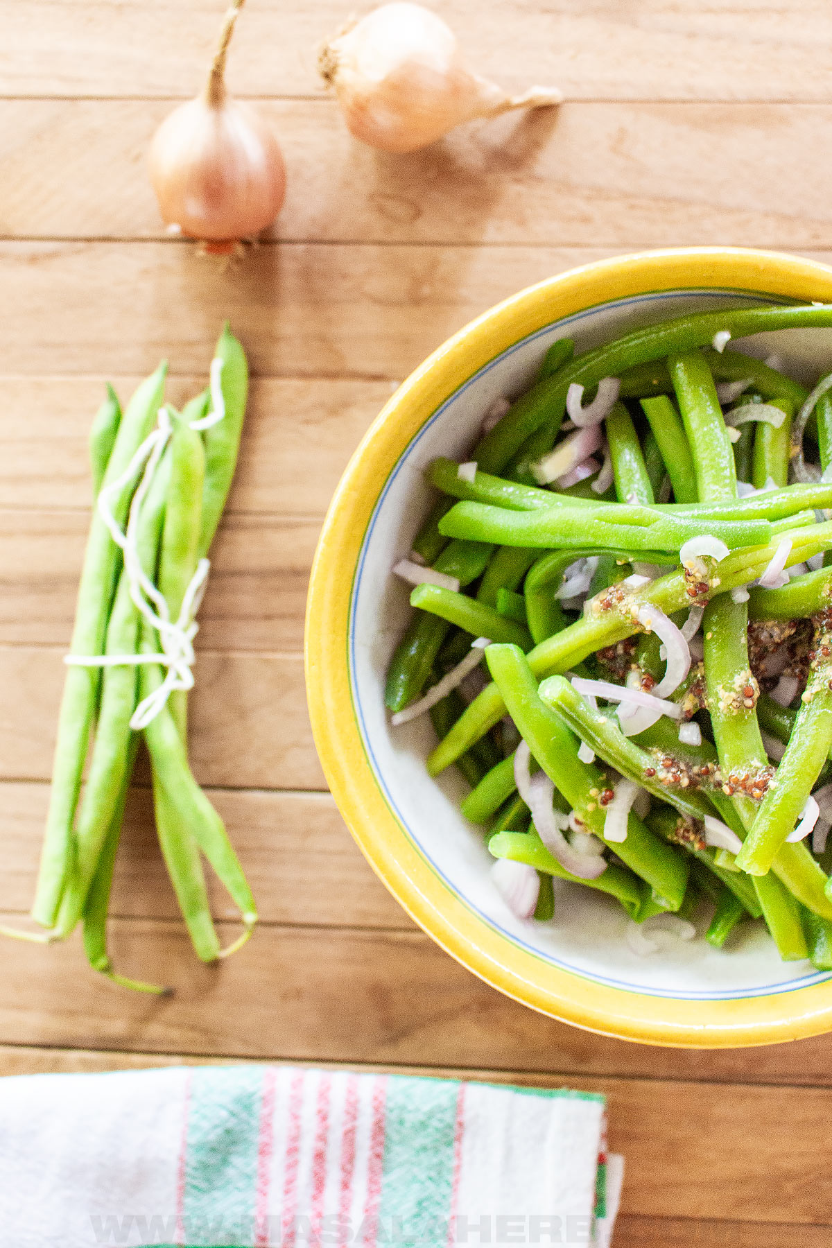 salad with green beans and vinaigrette