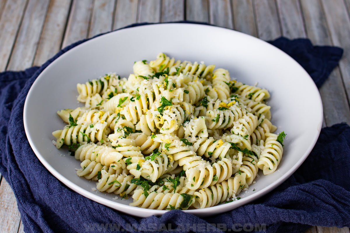 Olive oil pasta with parsley and lemon