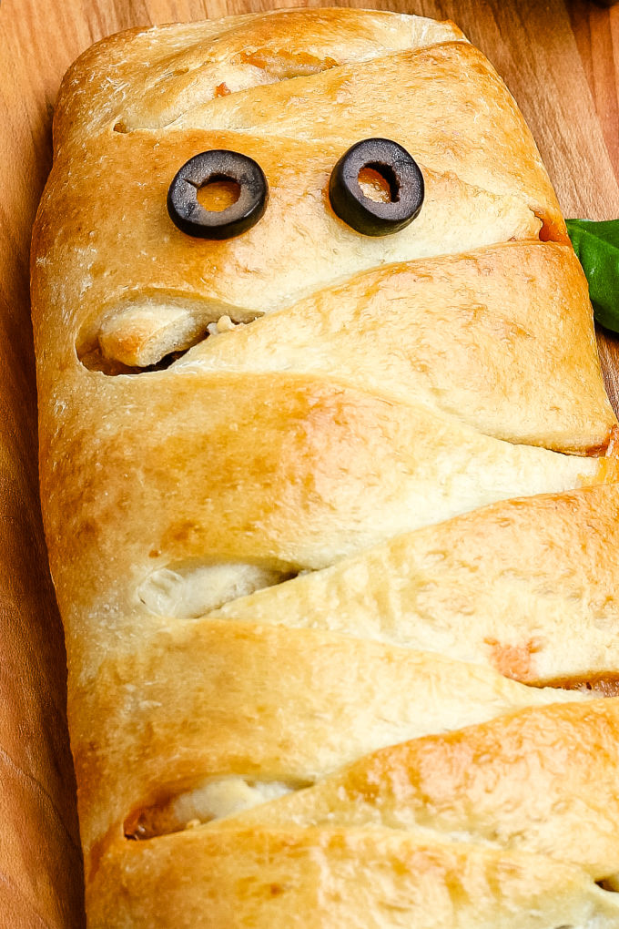 Mummy Pizza Calzone