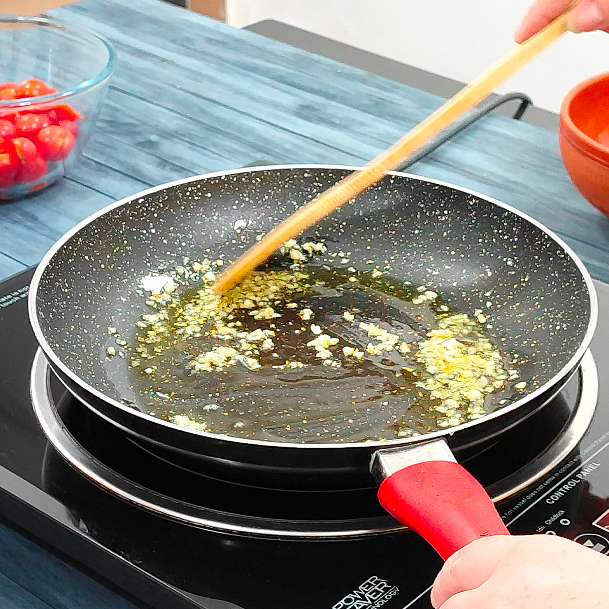 sauté garlic