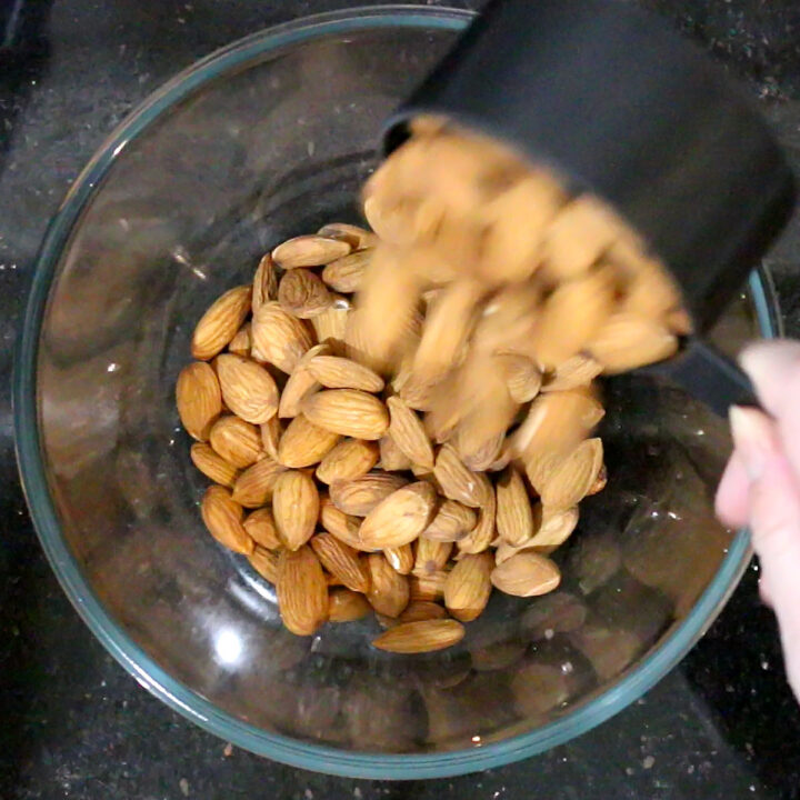 How to Blanch Almonds to Peel