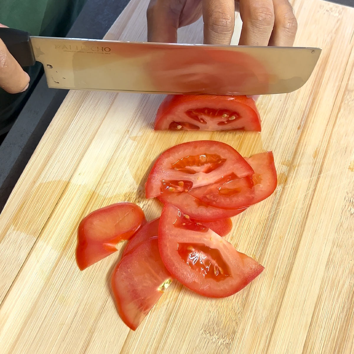 slice tomatoes