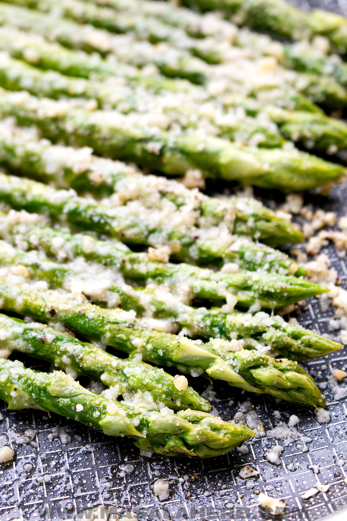 close up parmesan asparagus