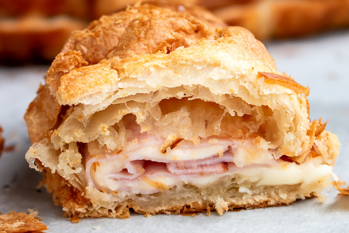 cheese ham baked croissant