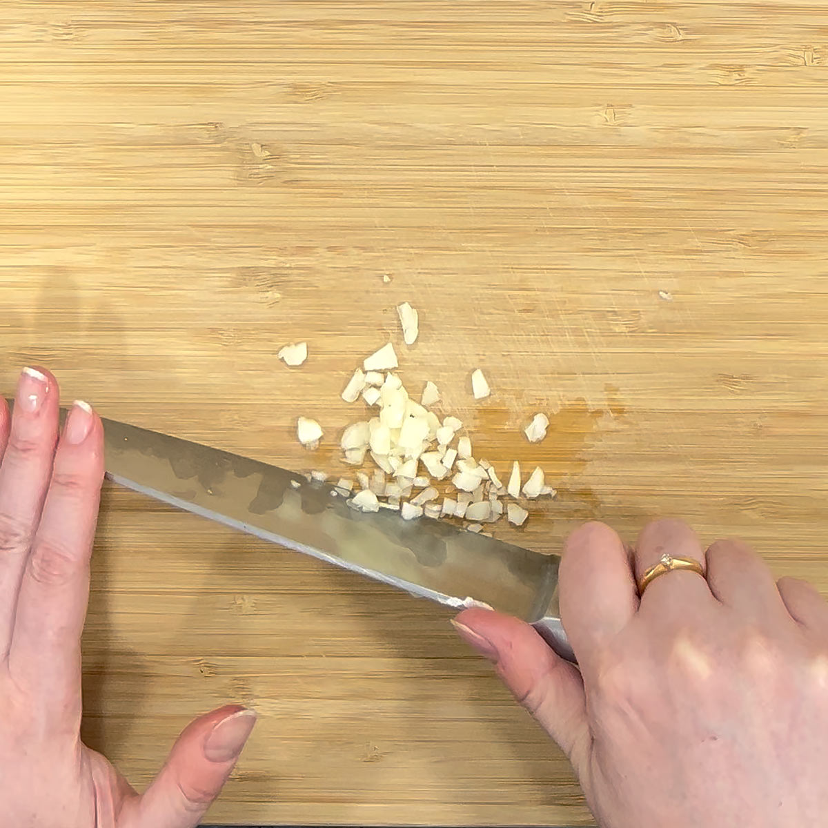 chop garlic