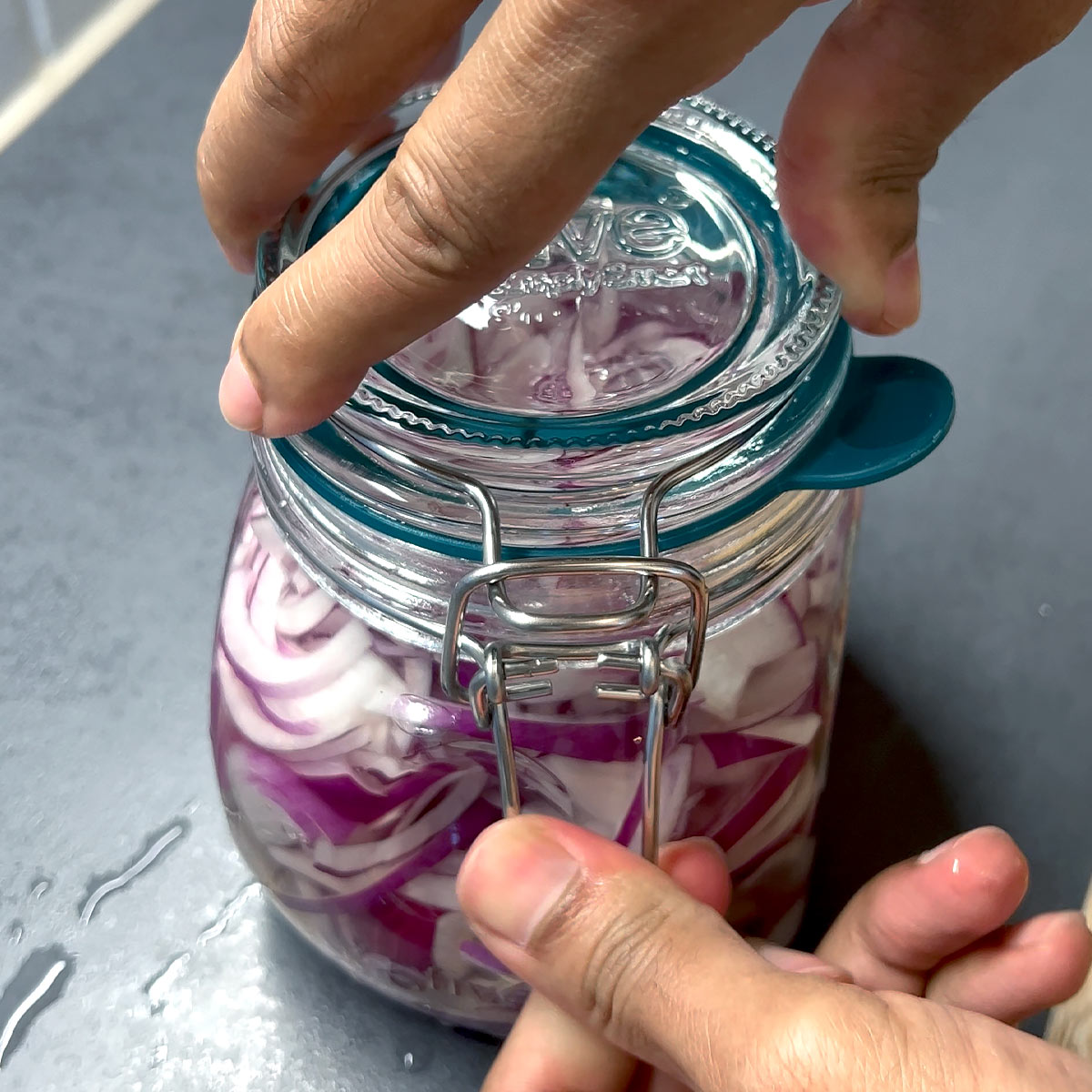 close the jar tight