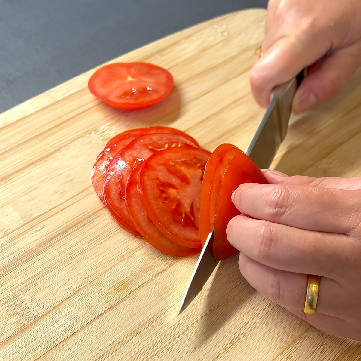 slice tomato