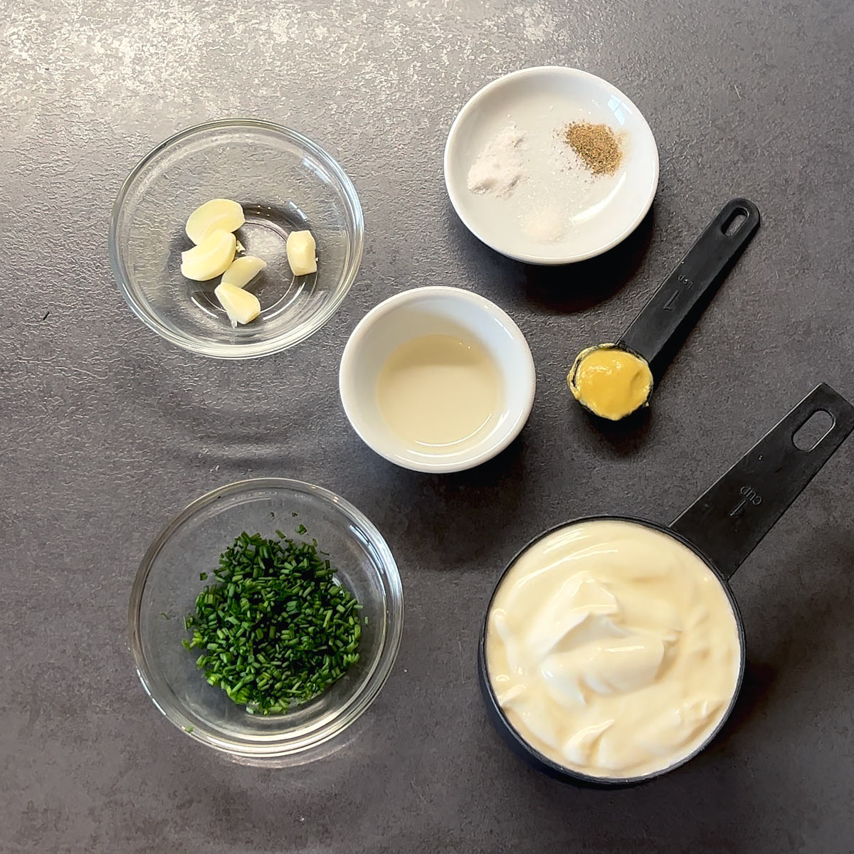 Garlic Greek Yogurt Sauce Recipe ingredients