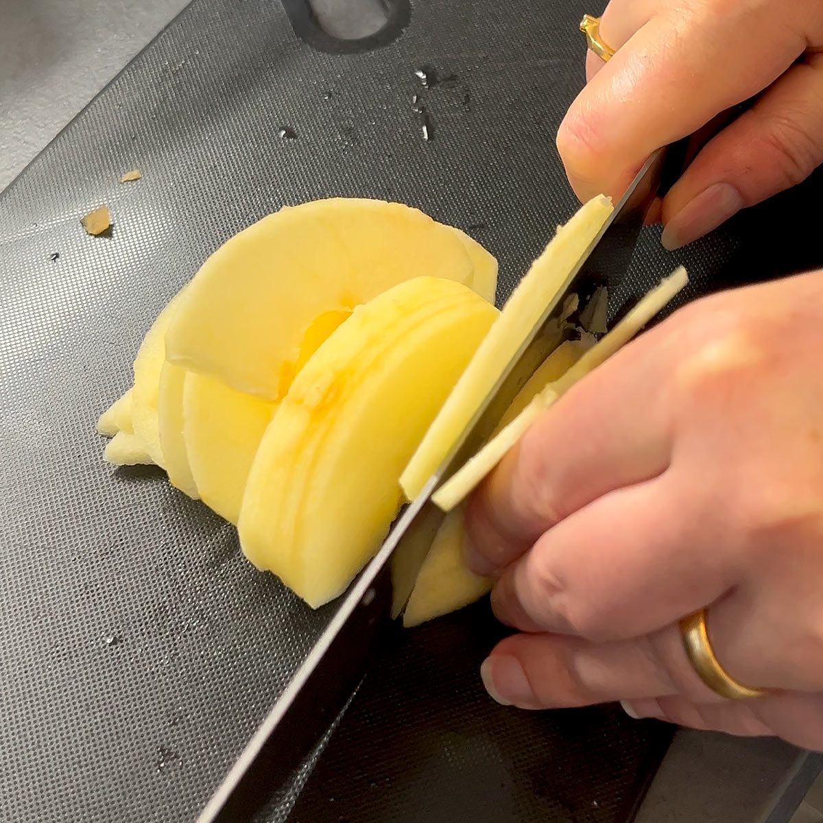 Slice apple