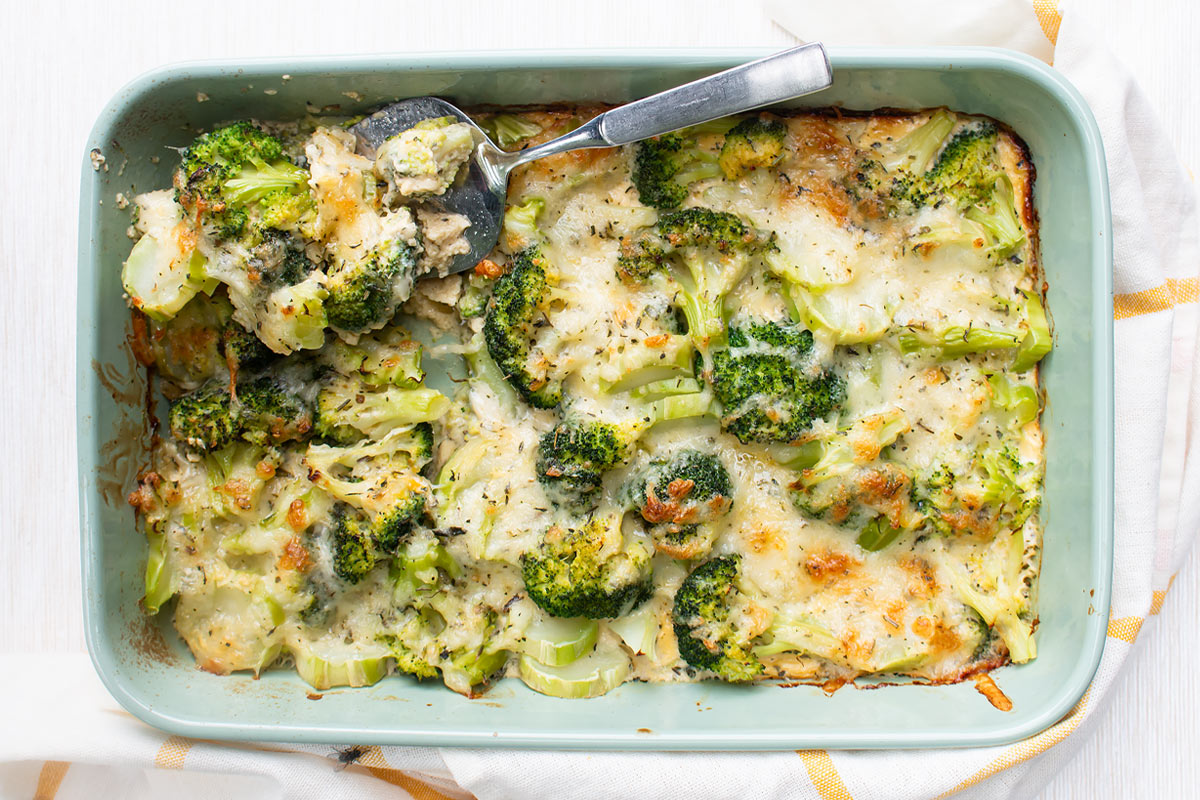 Broccoli baked with egg cream